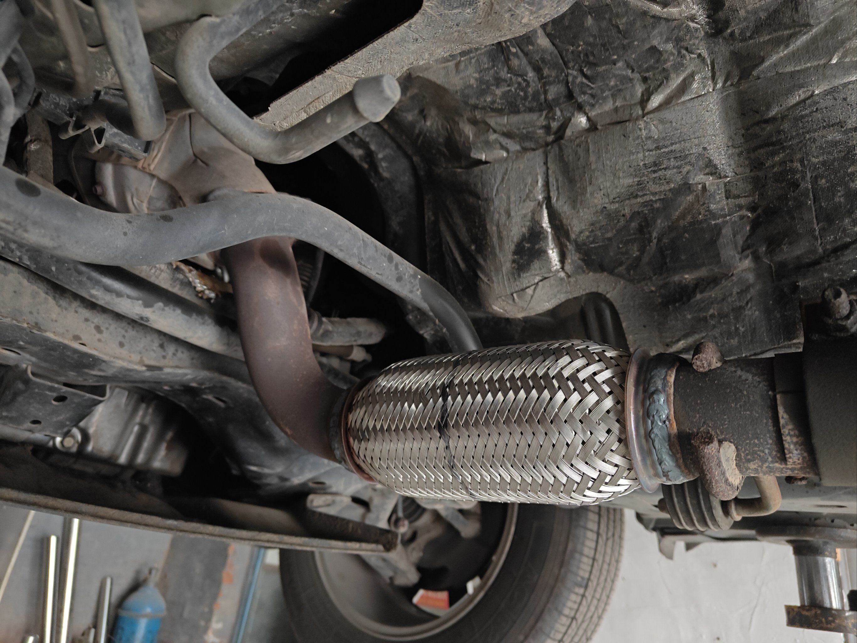 Braided-Flex-Pipe-Loud-exhaust-leak-sound-2025.jpg